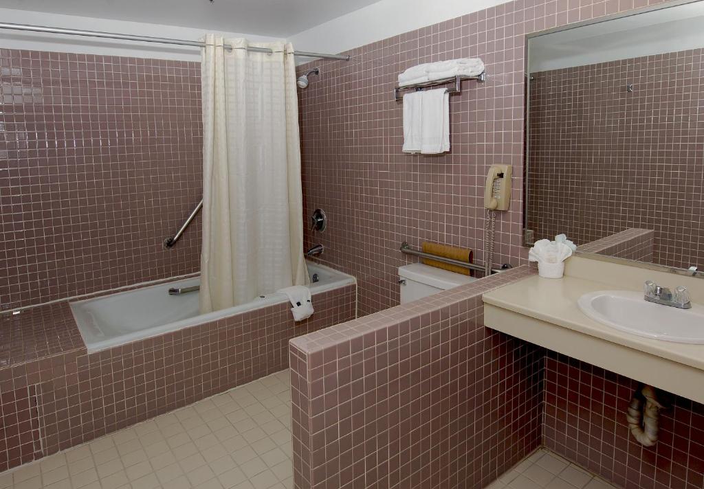 Standard Queen Room with Two Queen Beds