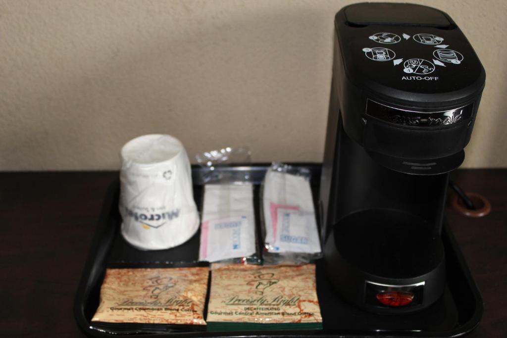 Queen Studio Suite – Non-Smoking