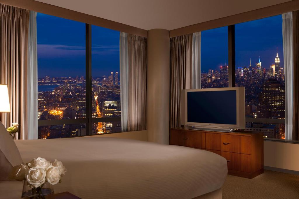Junior Suite with City View