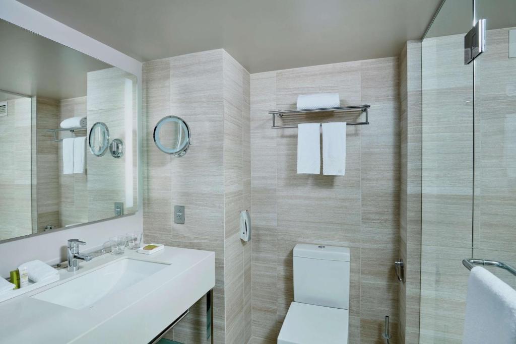 King Bed with City View