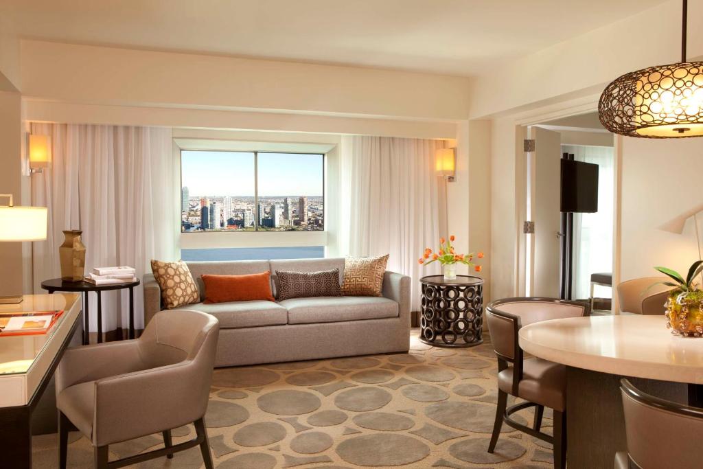 One Bedroom King Suite