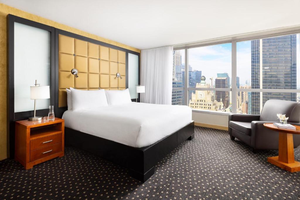 Deluxe Room with One King Bed and City View