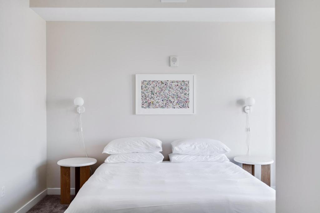 Two Bedroom Apartment with Office