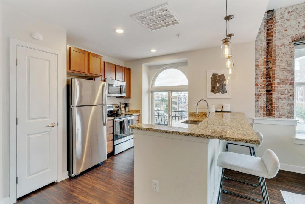 Two Bedroom Apartment with Office