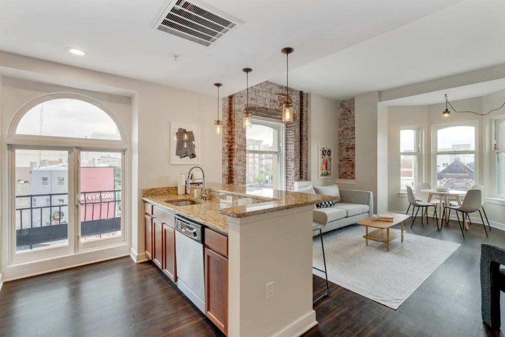 Two Bedroom Apartment with Office