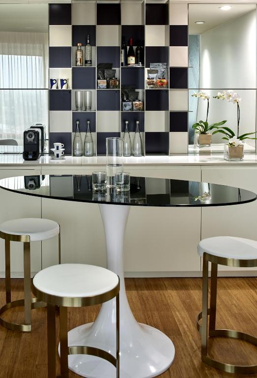 Deluxe One-Bedroom Suite