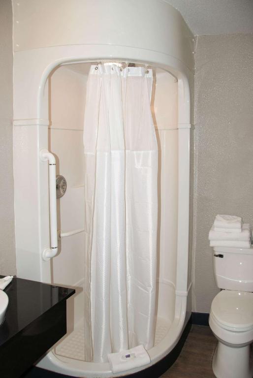 Deluxe Quadruple Room – Non-Smoking