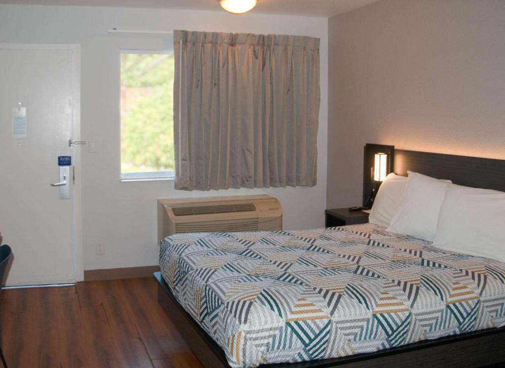 Double Room – Disability Access – Roll In Shower