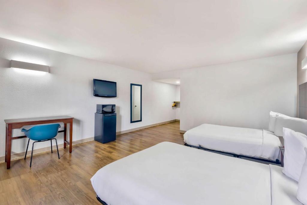 Deluxe Quadruple Room – Smoking