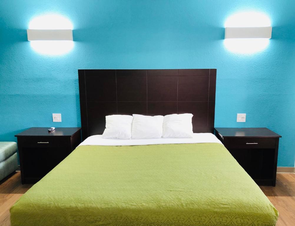 King Room – Disability Access – Non-Smoking