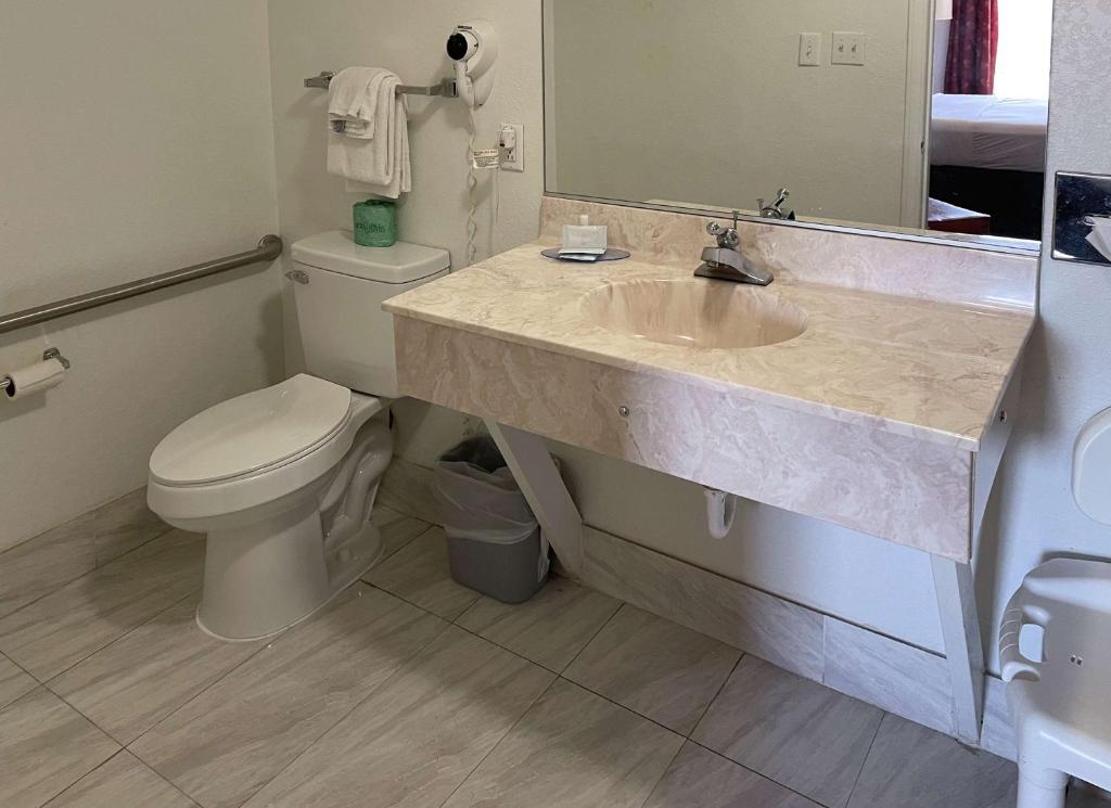 King Room – Disability Access – Non-Smoking