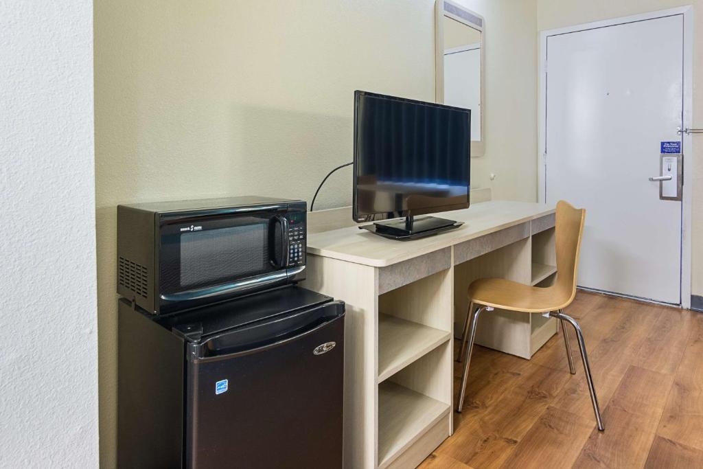 Deluxe Quadruple Room – Non-Smoking