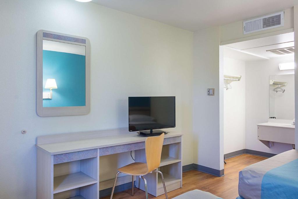 Quadruple Room – Non-Smoking