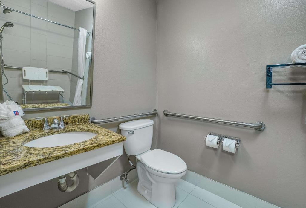 Quadruple Room – Disability Access – Non-Smoking