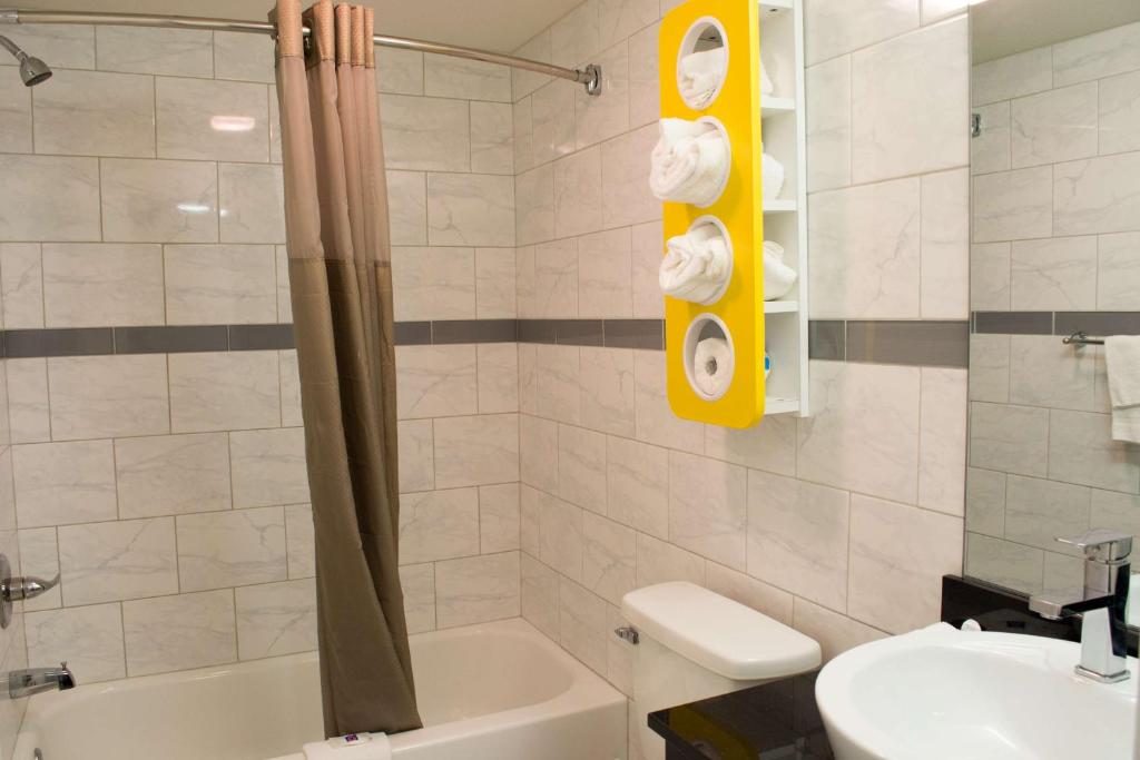 Quadruple Room – Non-Smoking