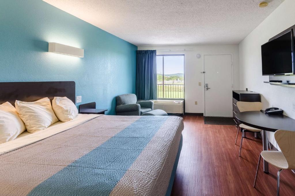 King Room – Non-Smoking