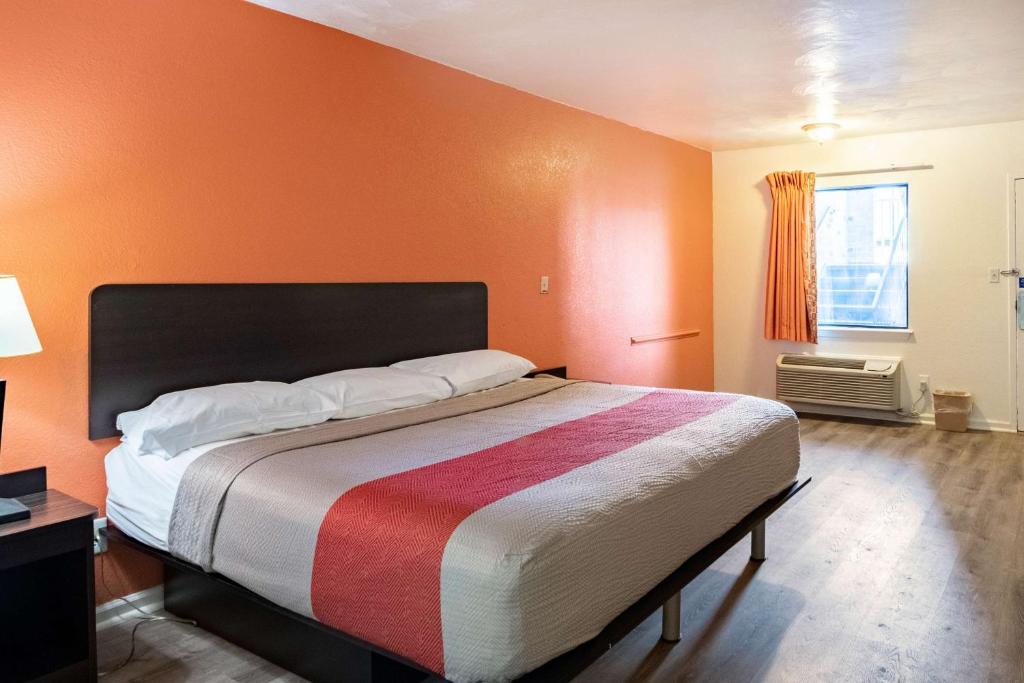 King Room – Disability Access