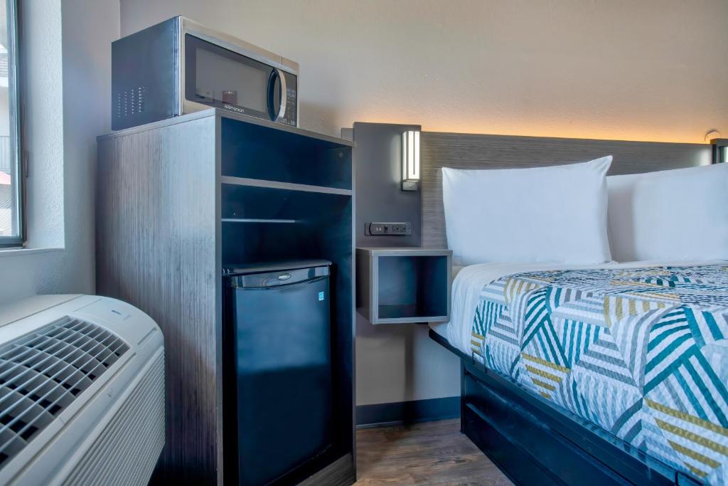 Deluxe Quadruple Room – Non-Smoking