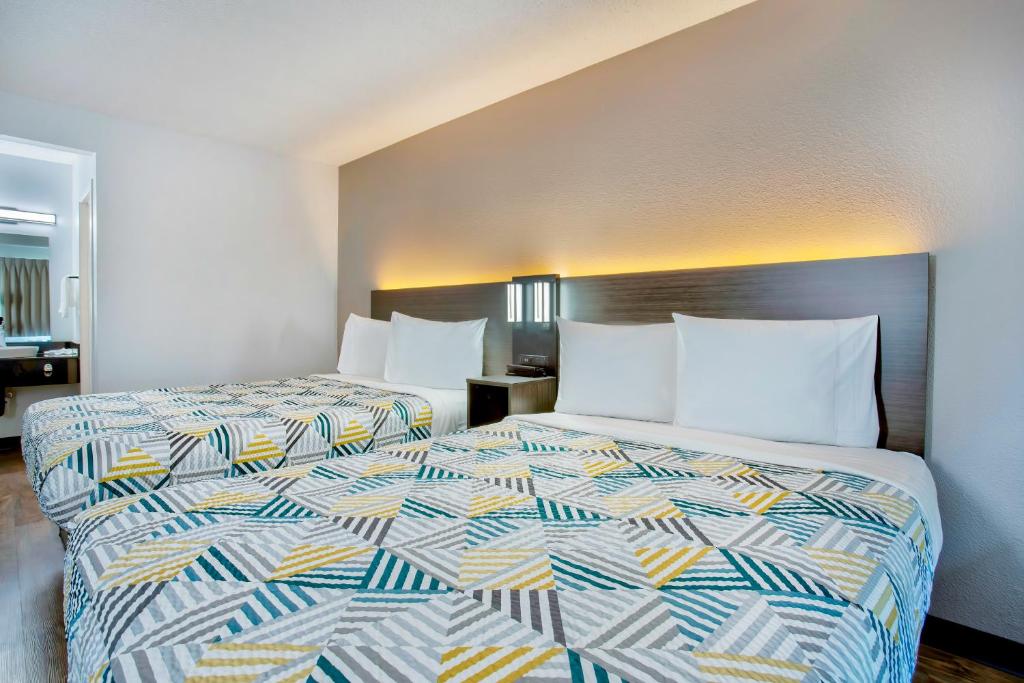 Deluxe Quadruple Room – Smoking