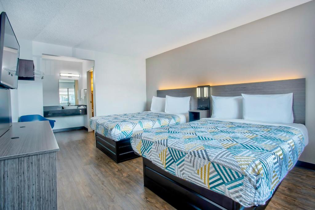 Deluxe Quadruple Room – Smoking