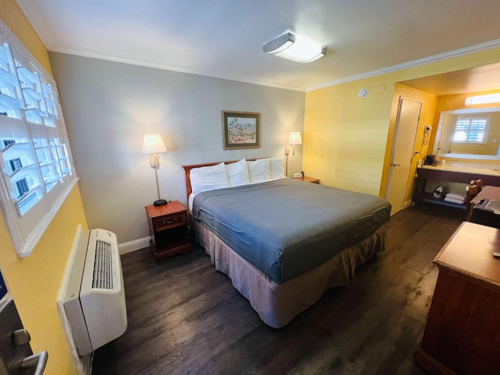 King Room – Non-Smoking