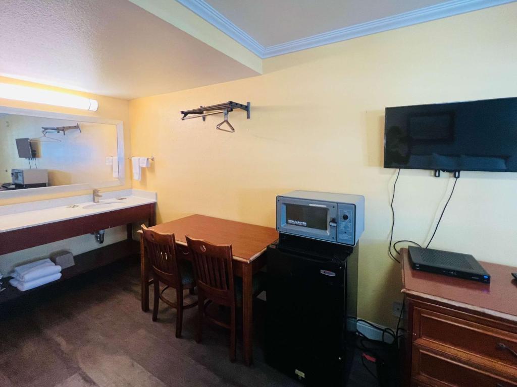 King Room – Non-Smoking