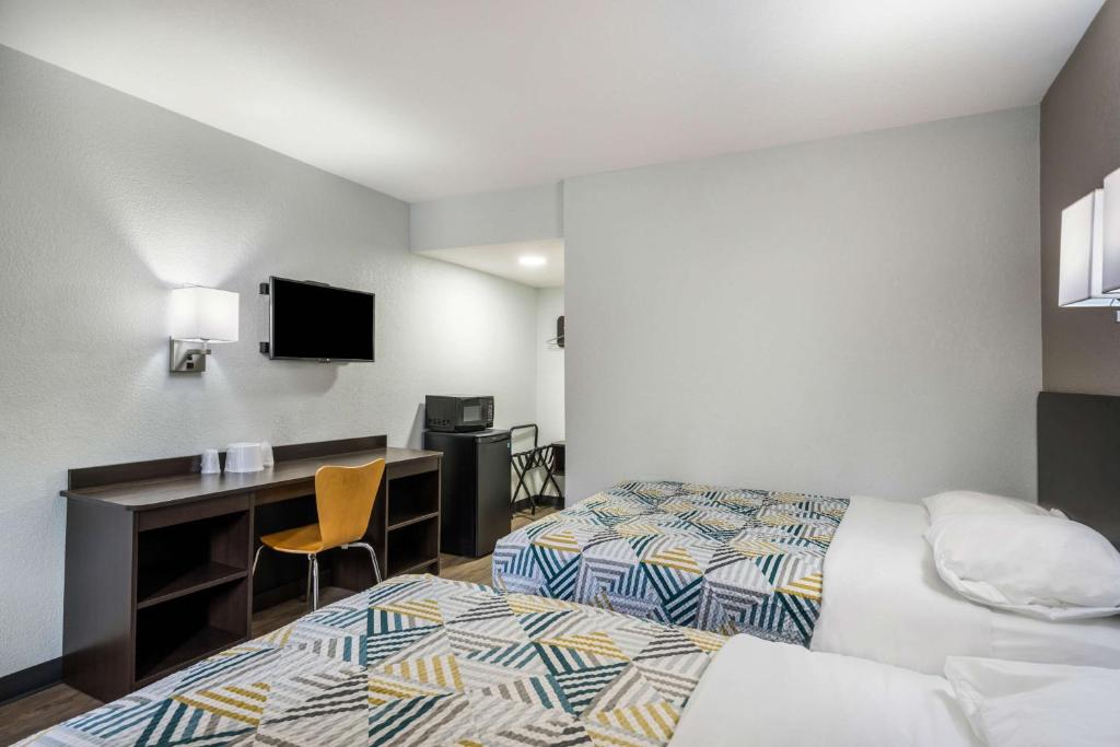 Deluxe Quadruple Room – Smoking