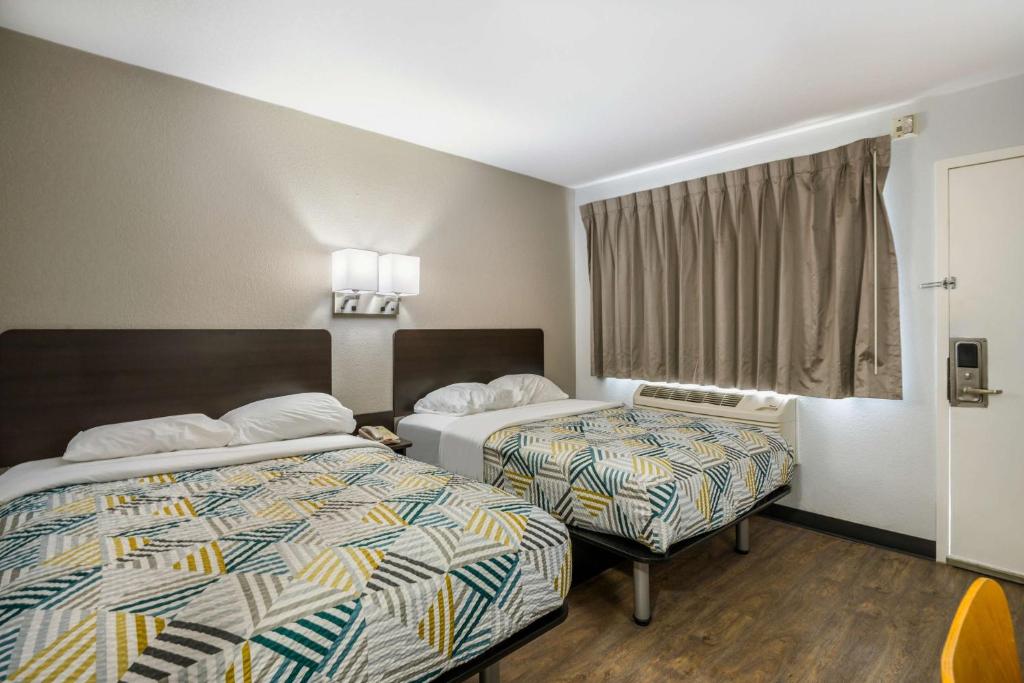 Deluxe Quadruple Room – Smoking