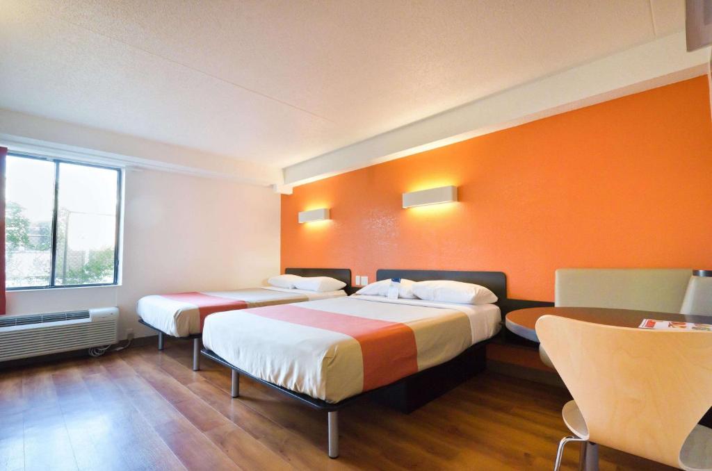 Deluxe Queen Room with Two Queen Beds