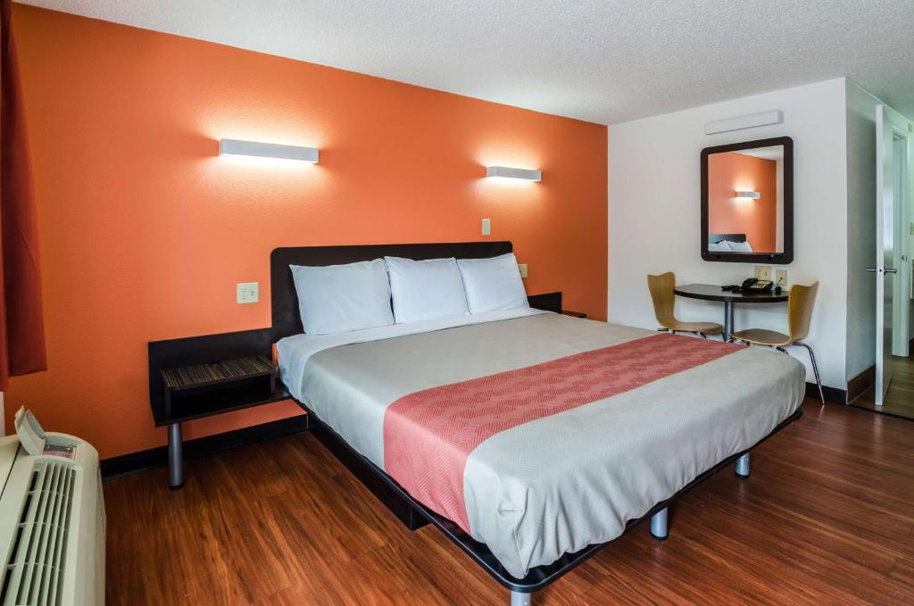 King Room – Disability Access – Non-Smoking