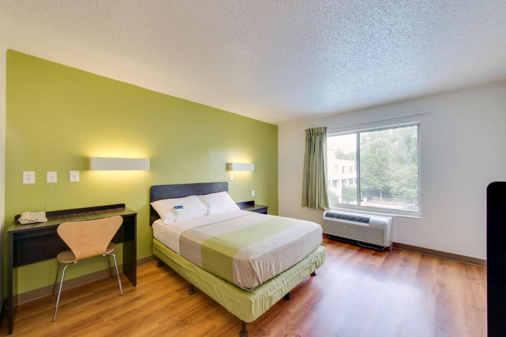 Standard King Room – Smoking