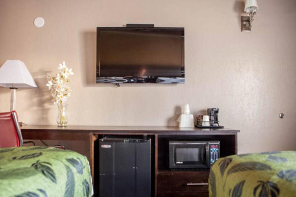 Standard Queen Room with Two Queen Beds