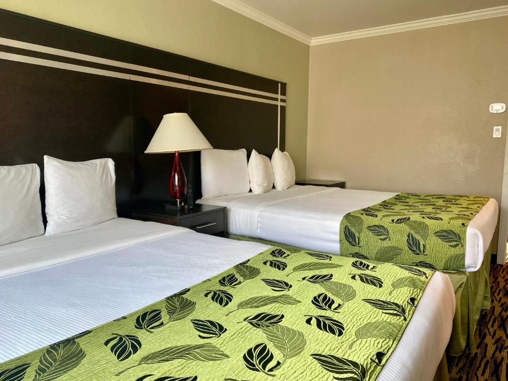 Standard Queen Room with Two Queen Beds