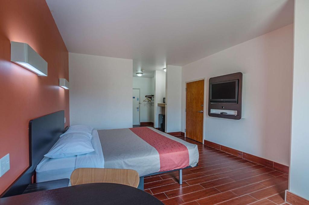 Deluxe Double Room – Smoking