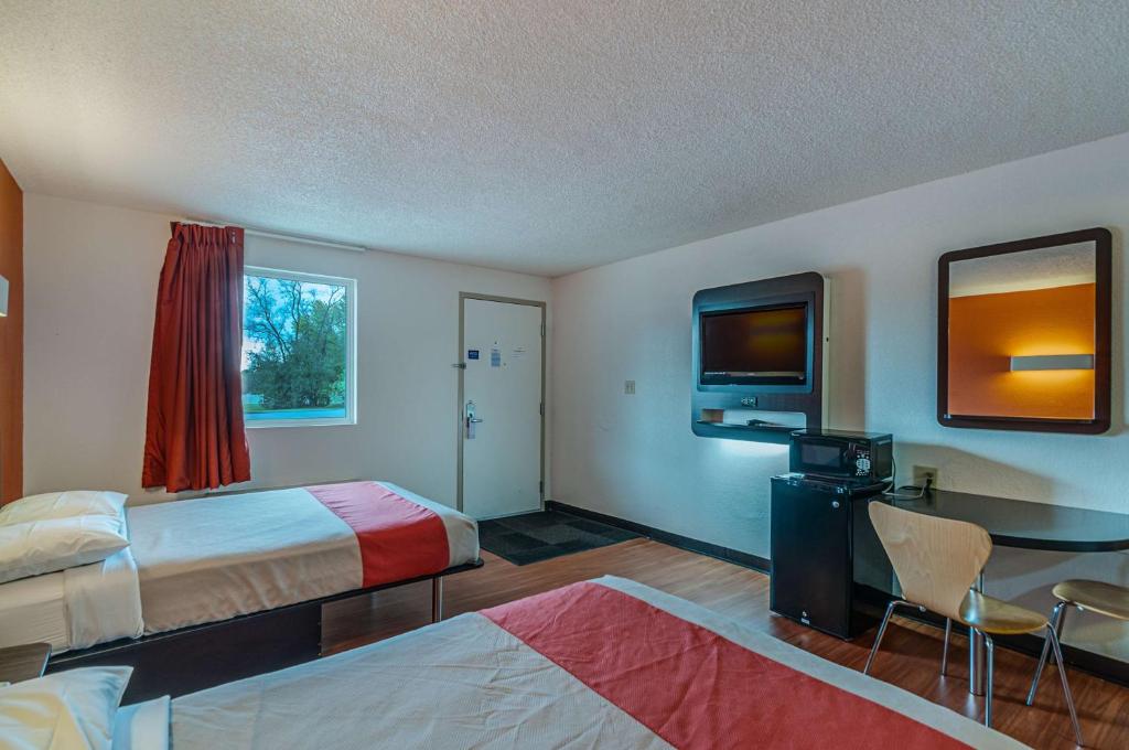 Deluxe Quadruple Room – Smoking