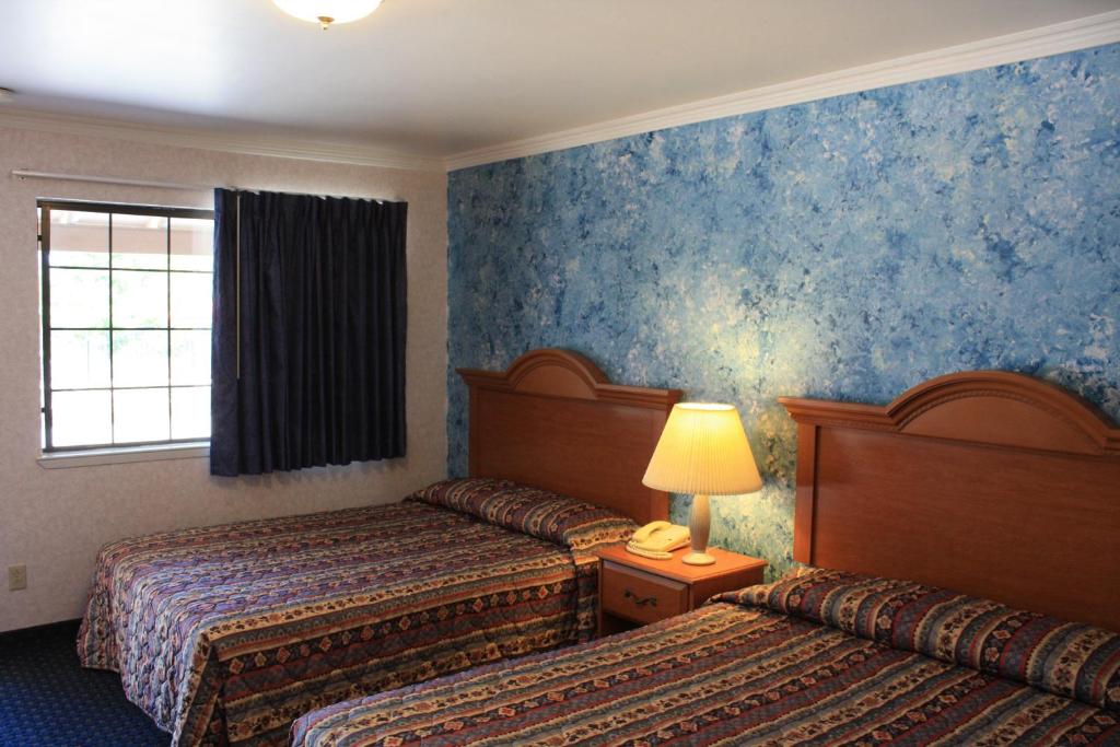 Queen Room with Two Queen Beds