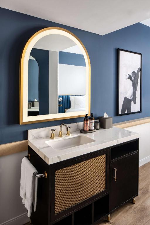 King Room with City View