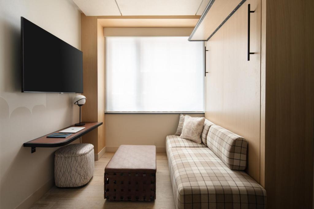 Flex Room with Wall Bed