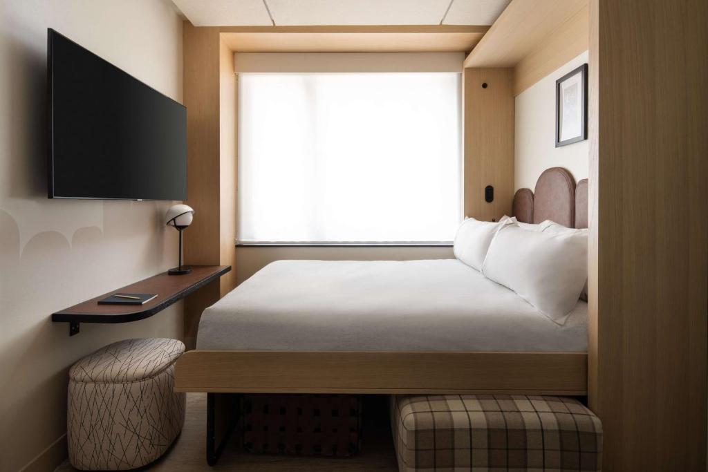 Flex Room with Wall Bed