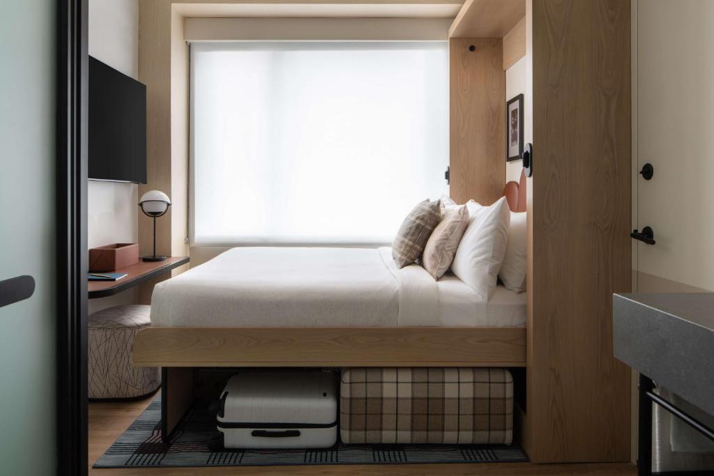 Flex Room with Wall Bed