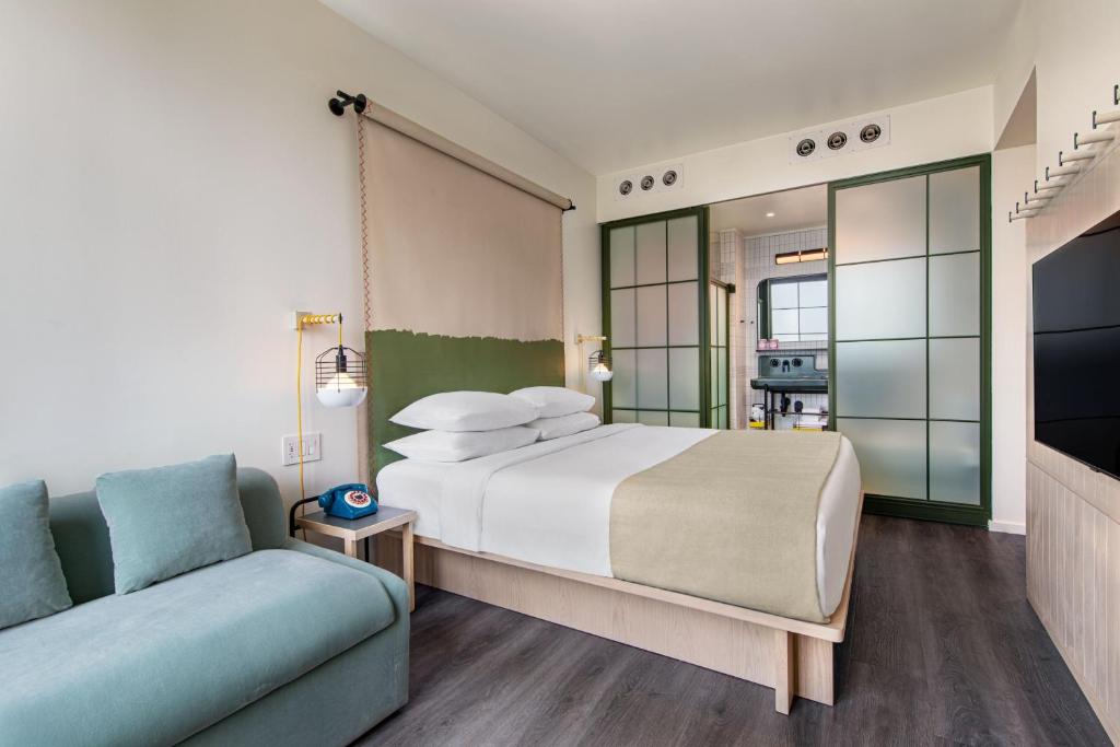 Executive King Room with City View