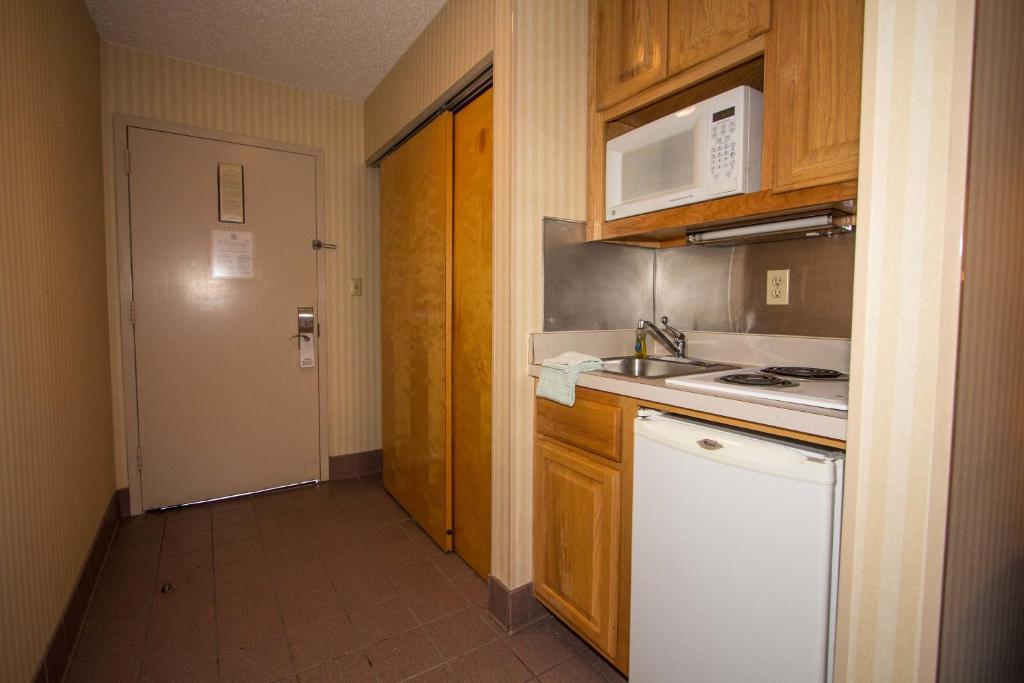 Standard King Room with Kitchenette