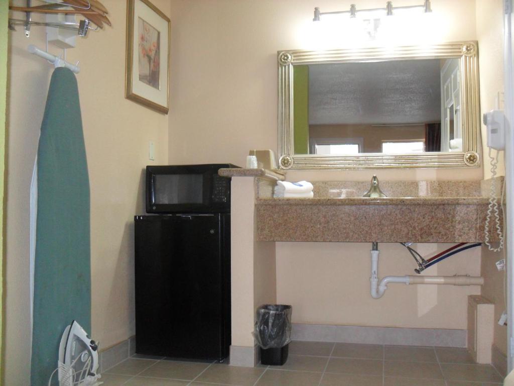 Double Room with Two Double Beds – Non-Smoking