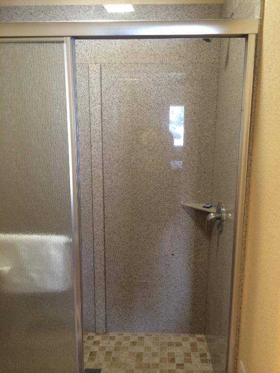 King Room with Hot Tub – Smoking