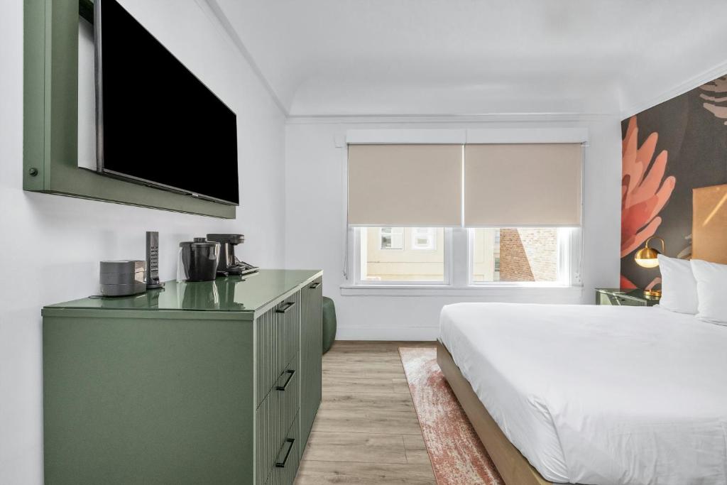 Queen Room – Disability Access