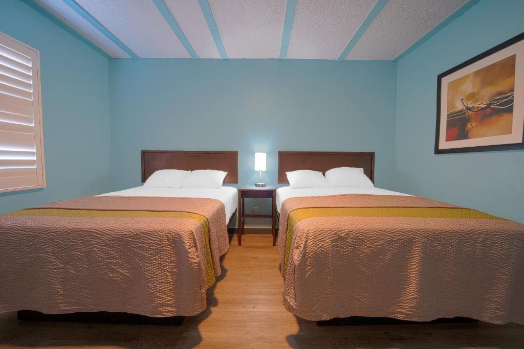 2 Queen Beds Non-Smoking