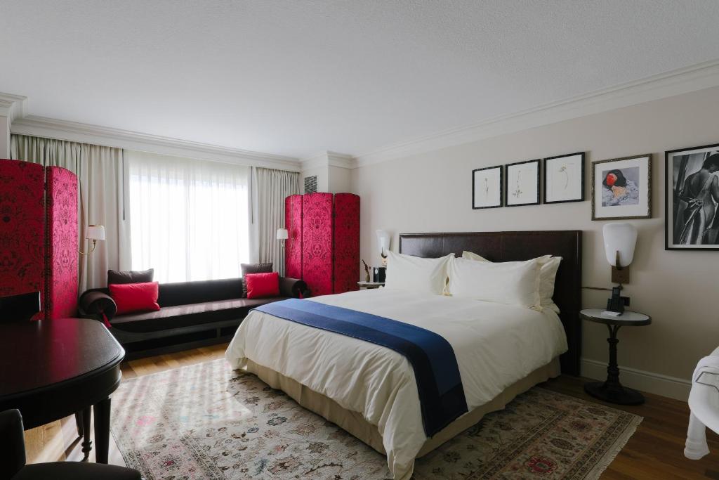 Atelier Suite with a King Bed