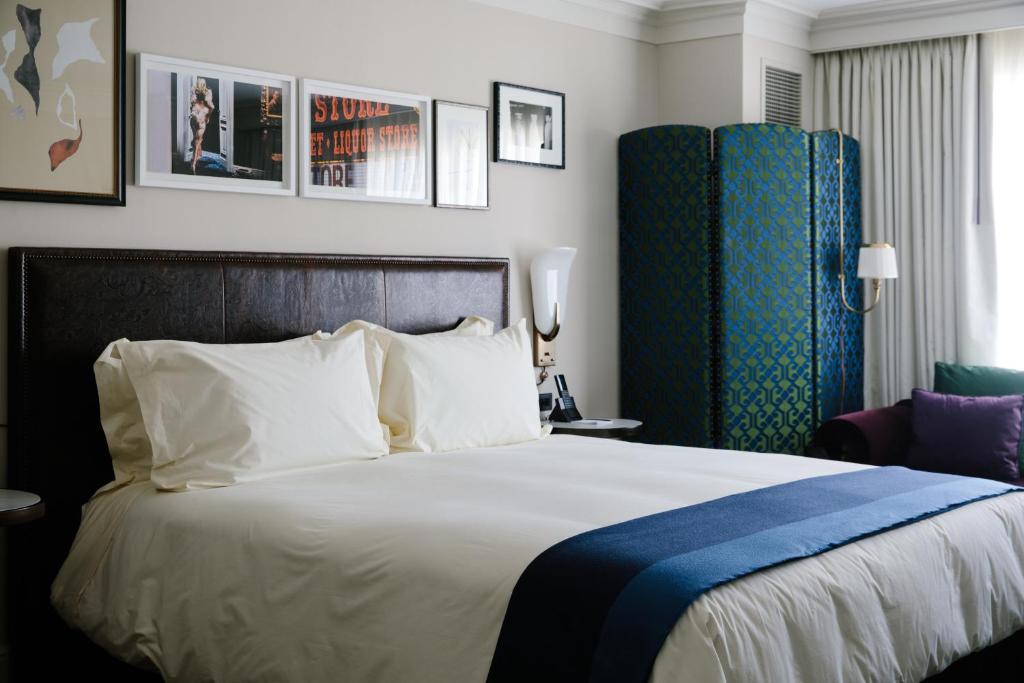 Classic King with a King Bed