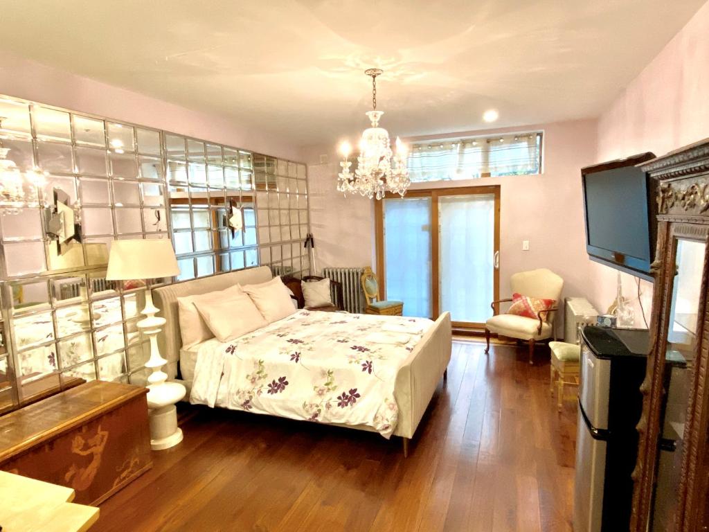 Deluxe Suite with Spa Bath