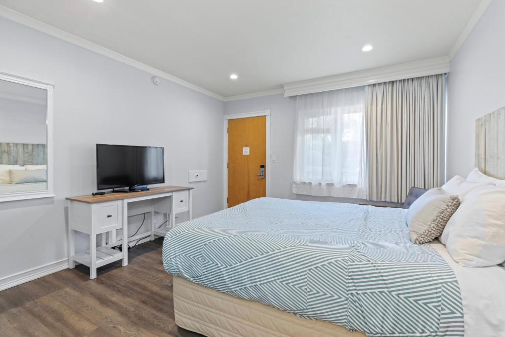 Deluxe Classic Queen Room